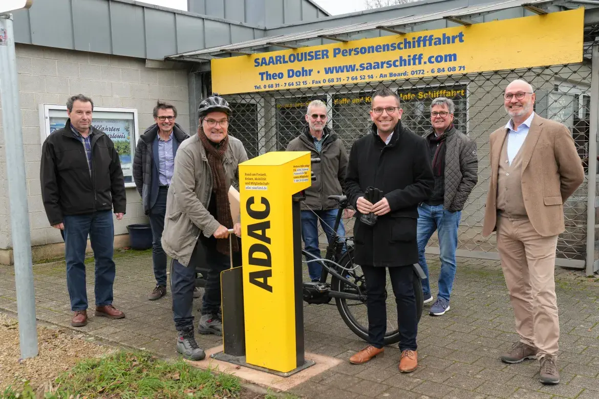 ADAC Servicesäule für Radfahrer in Saarlouis
